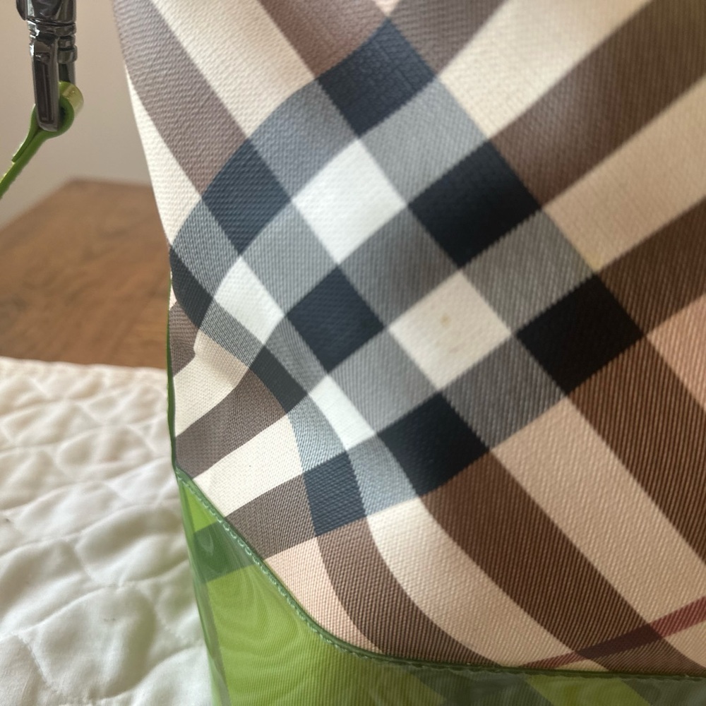 The Burberry Beige/Green PVC and Patent Leather Drawstring Tote (Rare) - Picture 6 of 16